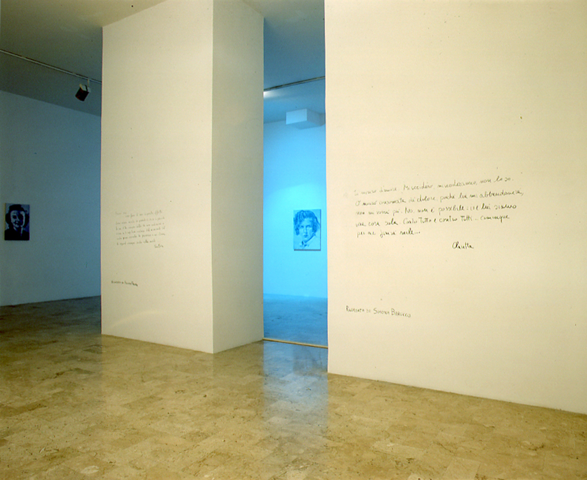 Femmes absolues, 2003, exhibition view