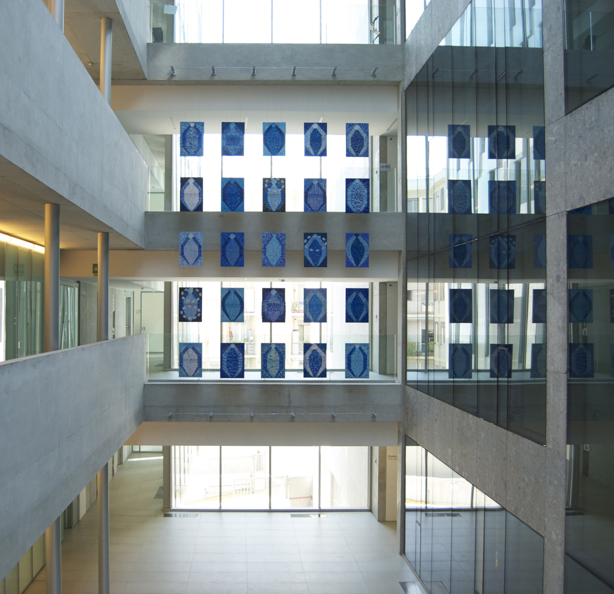 Venticinque minerali blu, 2005, installation view at Università Bocconi, Milano