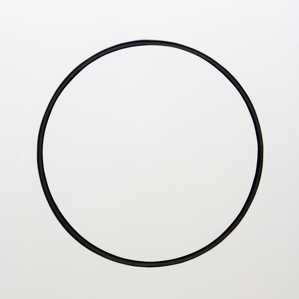 Circle, 2007, metallic rim of Sicilian cart, iron, emgine, plaster , cm 370x330