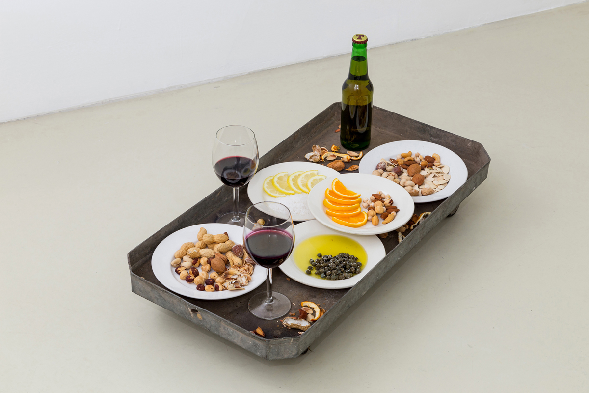 Aperitivo, 1995, beer, wine, nuts, peanuts, pumpkin seeds, orange, lemon, salt, dishes, glass, var.dim.